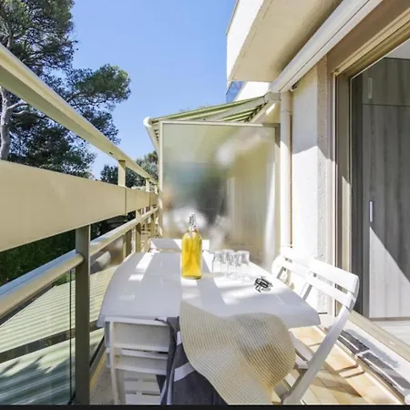 Appartement Une Chambre Et Un Canape Lit A Raphael Saint-Raphaël