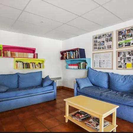 Appartement Une Chambre Et Un Canape Lit A Raphael *